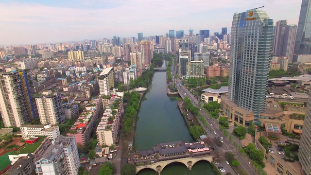 无人机拍摄的城市景观在中国四川成都