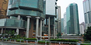 香港商业区。桥。办公大楼。