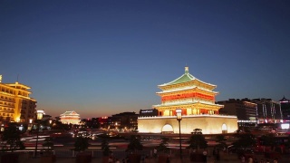 中国西安钟楼夜景的时间流逝。视频素材模板下载