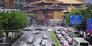 中国上海静安区交通高峰时间的推移