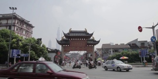 中国上海传统商业老街入口