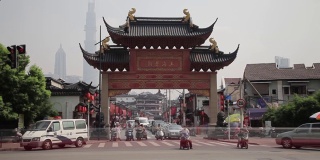 中国上海传统商业老街入口