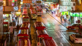 中国香港九龙旺角花园街市及夫人街市巴士总站夜间的时间图视频素材模板下载