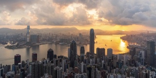 香港维多利亚港山顶的日出景观