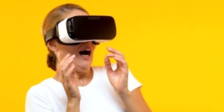 害怕的美女用虚拟现实眼镜，未来科技，小玩意