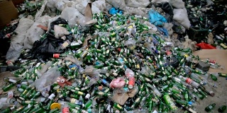 绿色空瓶循环利用-回收废物
