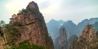 4K时间流逝日落风景黄山国家公园，雾景，(黄山)安徽，中国