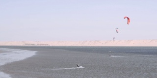 摩洛哥达赫拉的风筝冲浪活动