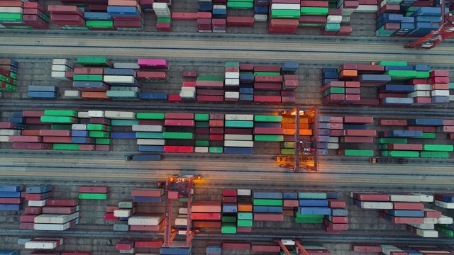中国深圳集装箱港口的鸟瞰图