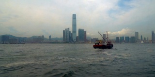 在香港港口与九龙的小舢板船。
