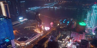 夜间灯光澳门城湾著名的市中心酒店航拍全景4k中国