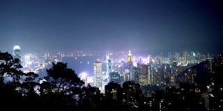 缓慢滑块从香港夜天际线从维多利亚山顶远足径-商业用途