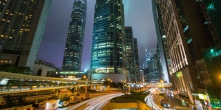 时间流逝，香港市中心的现代建筑夜景