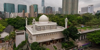 位于中国香港尖沙咀购物街的九龙Masjid和伊斯兰中心