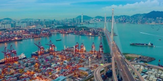 黄昏时分的香港葵青货柜码头及昂船洲大桥鸟瞰图超减或延时