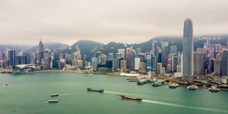 中国香港维多利亚港市区交通的超远景鸟瞰图