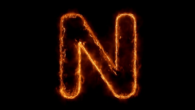 字母N单词热动画燃烧真实的火焰火焰循环。