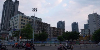 三亚城市晚上时间交通街道慢镜头全景4k海南中国