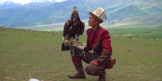 柯尔克孜族猎人鹰