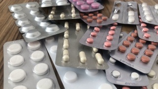 包装中的许多药片视频素材模板下载
