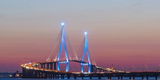 间隔拍摄4 k。韩国仁川大桥日落