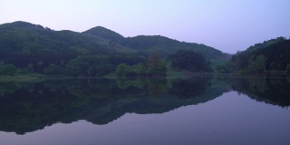 永碧湖，位于韩国忠清道南部的修山