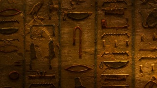 国王墓中的埃及象形文字视频素材模板下载