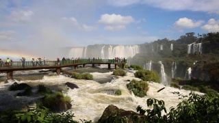 伊瓜苏位于巴西和阿根廷边界之间视频素材模板下载