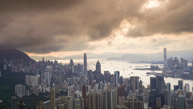 全景鸟瞰图的时间间隔香港城市景观景观天际线日落famaus旅游胜地维多利亚山顶在香港中部