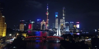 上海晚上的城市