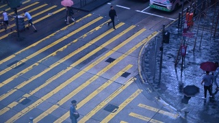 香港繁忙的行人及车辆过街-时间流逝视频素材模板下载