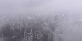 厚厚的云漂浮在广州上空