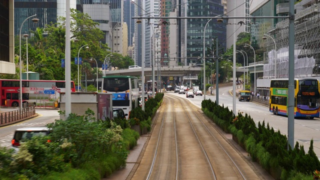 香港城市晴天市中心著名的电车道路旅行前线pov全景4k