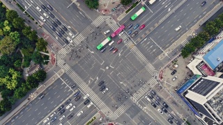市区街道十字路口白天鸟瞰图视频素材模板下载