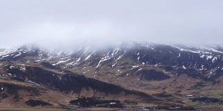 冰岛的山景和城镇风光