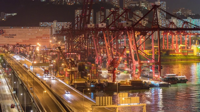 时间推移交通运输在香港港口的桥梁运输与背景货物集装箱运输在配货仓库