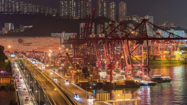 时间间隔:青衣地区夜间交通情况:香港海港内的起重机-建筑机械