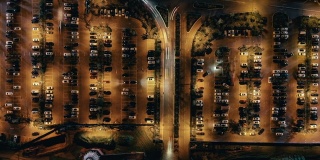 T/L PAN室外停车场夜间俯视图