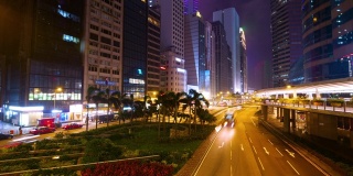 时光流逝，夜晚灯光交通与香港城市天际线