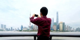 商人拍摄上海天际线