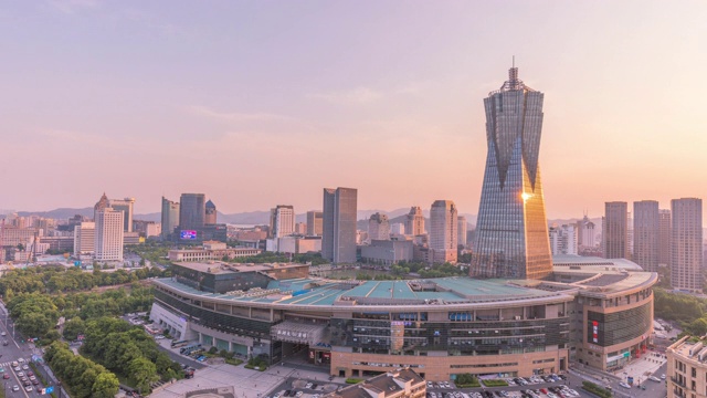 现代城市景观与日落在杭州，时间流逝