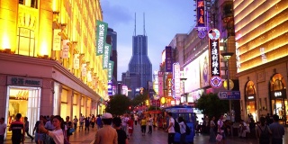 南京路的人，这是上海最大的购物区