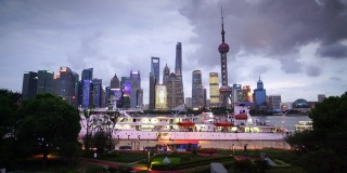 日落时分的中国上海市区