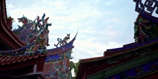 南昆申戴天庙屋顶4K装饰。华丽的中国寺庙