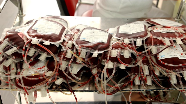 为医院里的病人捐献的血袋。好事。为身体献血的好处。捐赠者的血液