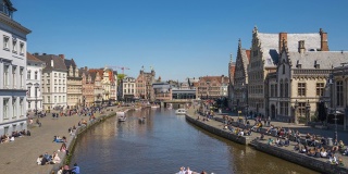 根特古城与比利时根特运河天际线。