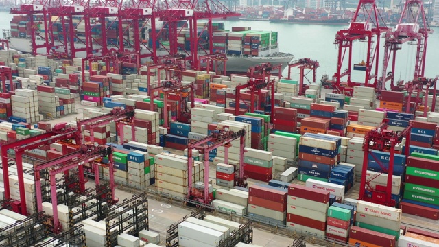 货柜在香港港口装载