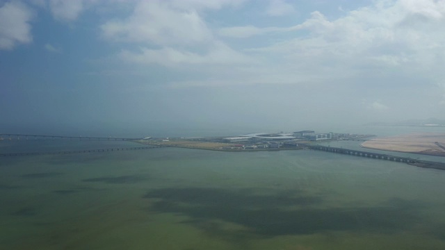 晴天澳门湾香港收费站大桥空中全景4k中国