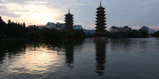 双塔在桂林公园-中国