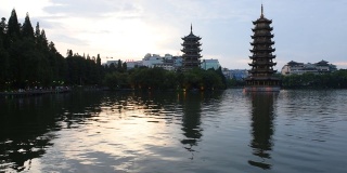 双塔在桂林公园-中国
